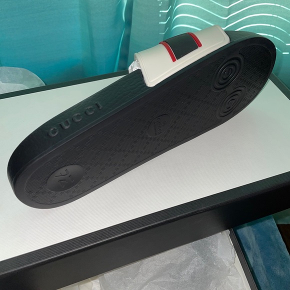 Gucci slides main image 2